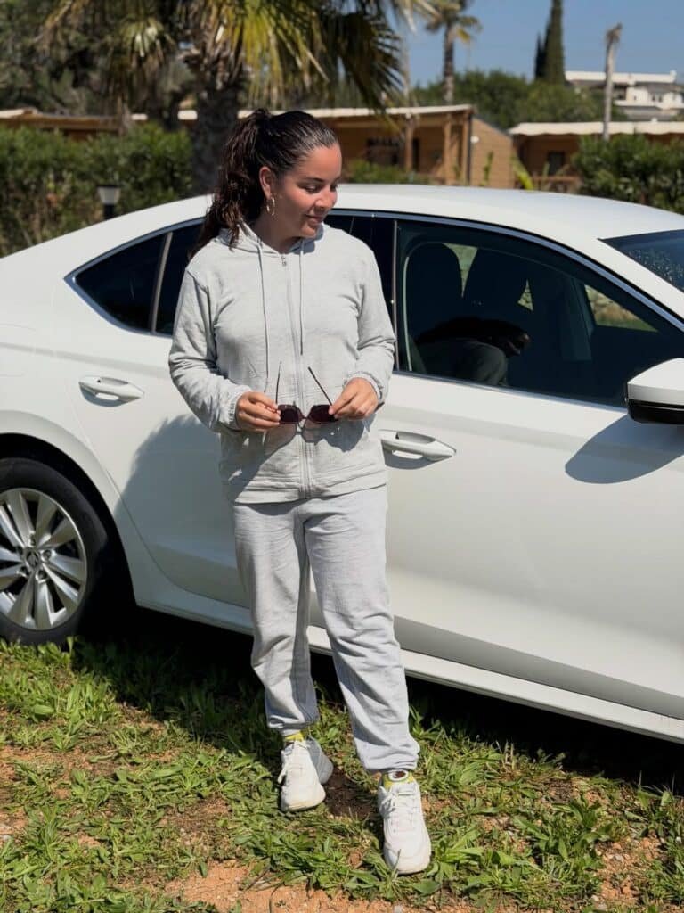 Yo no creo que sea un coche “de señor” 😂 yo creo que es un coche que me lleva y me trae, y ya.  La tata quiere bautizar