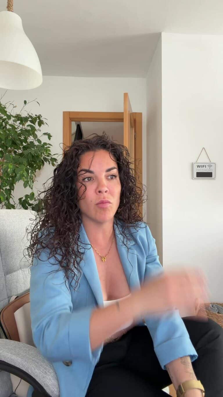 Esto es urgente 🙄 creado por elenalosanz con la música sonido original por Elena Losanz