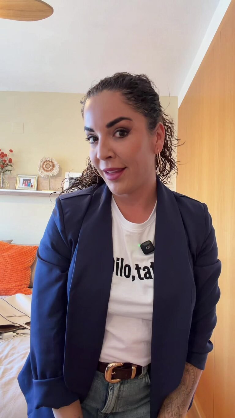 ¿Qué os parece mi look para ir a grabar con @Alba Carrillo por Elena Losanz